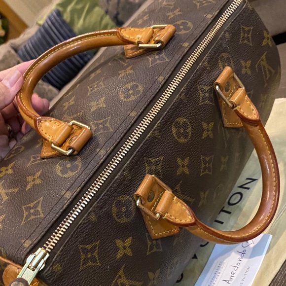 Authentic Louis Vuitton Speedy 30 monogram - Picture 8 of 16